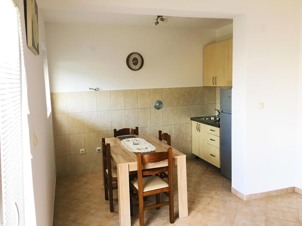 Milmaris Apartments Tivat Eksteriør bilde