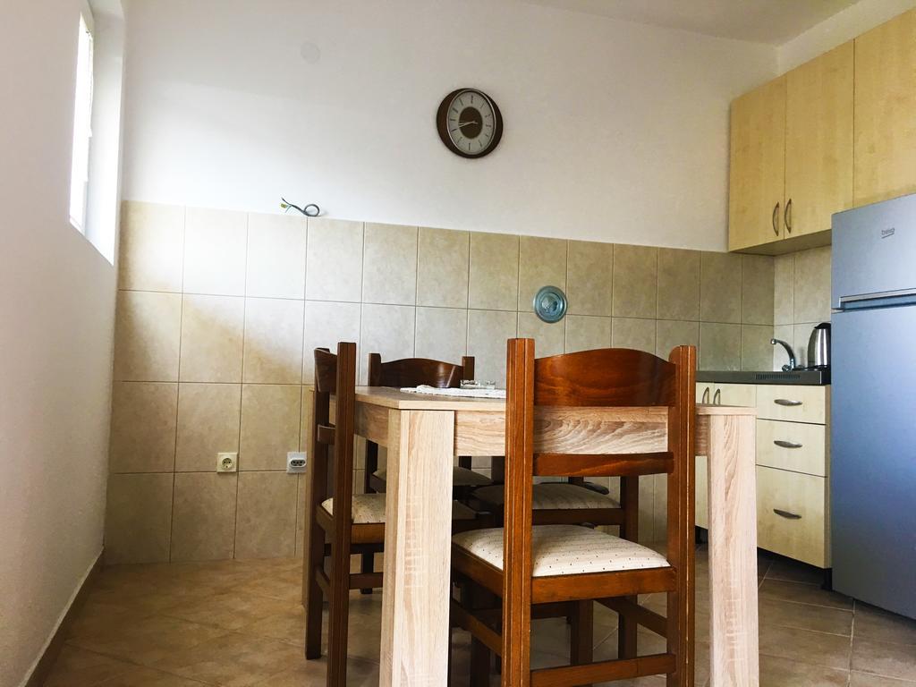 Milmaris Apartments Tivat Eksteriør bilde