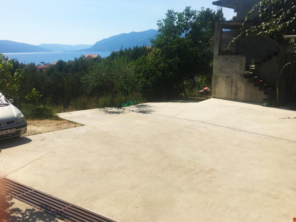 Milmaris Apartments Tivat Eksteriør bilde